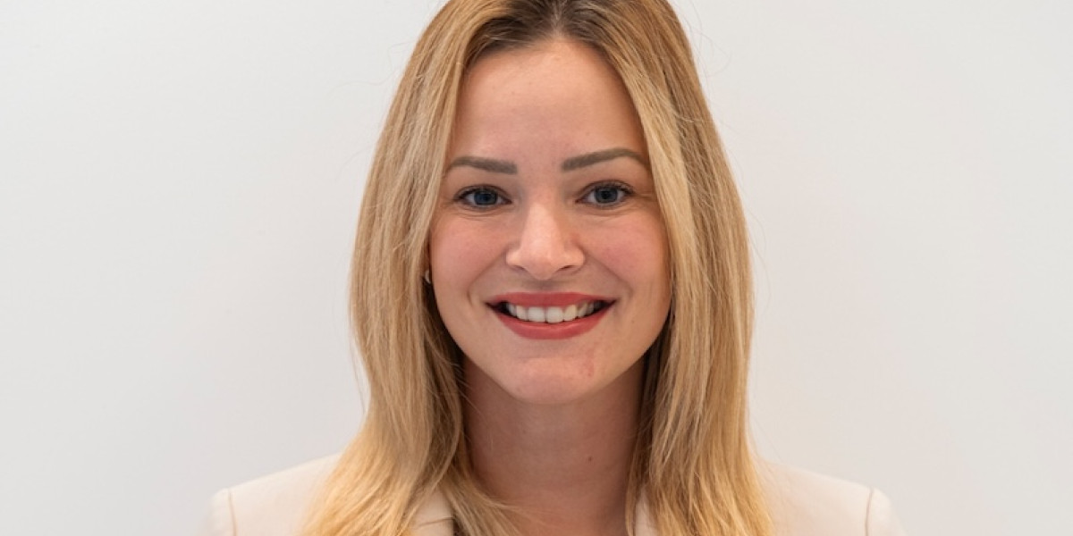 Karina Schreiner, Praxismanagerin